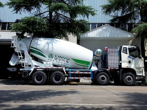 水泥罐車(chē)裝料卸料的注意事項(xiàng)有哪些？